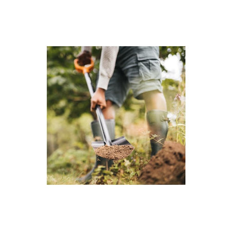 Fiskars Solid™ Metal Pointed Spade-FSK1066716
