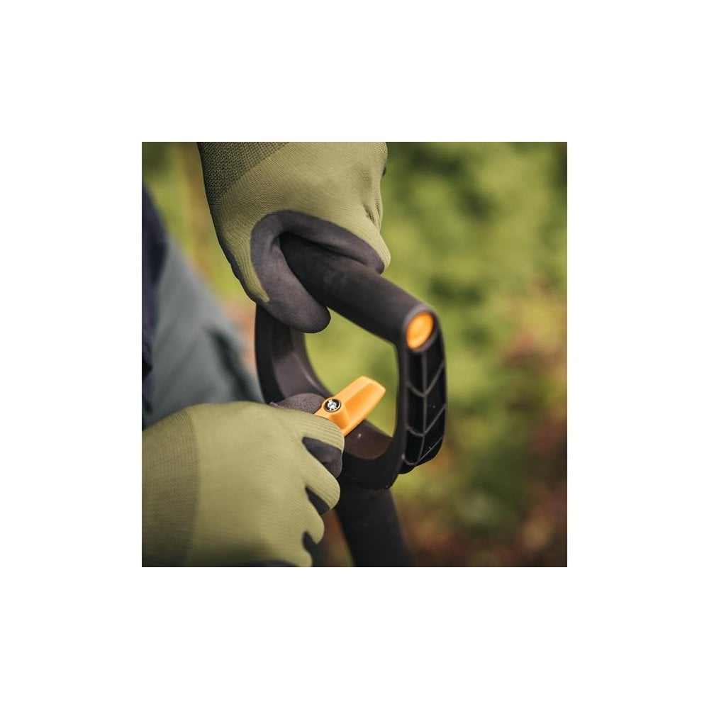Fiskars Xact™ Telescopic Pointed Spade-FSK1066732