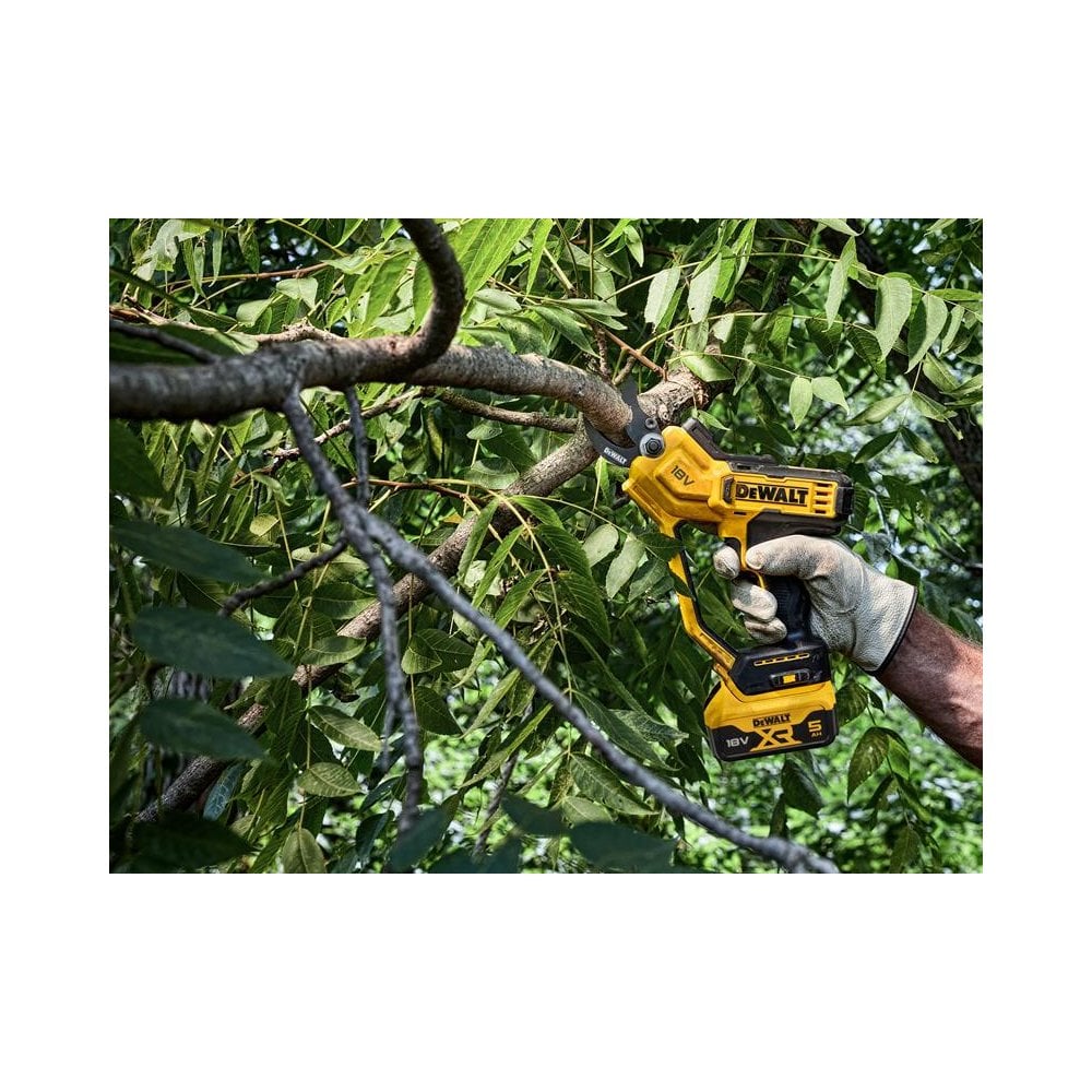 DeWALT Power Tools DCMPP568P1 XR Pruner 18V 1 x 5.0Ah Li-ion