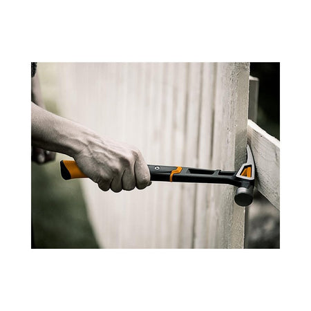 Fiskars IsoCore General Use Hammer 570g (20oz)