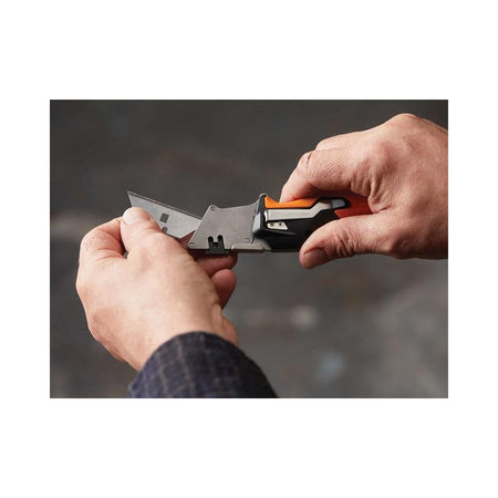 Fiskars CarbonMax Folding Utility Knife