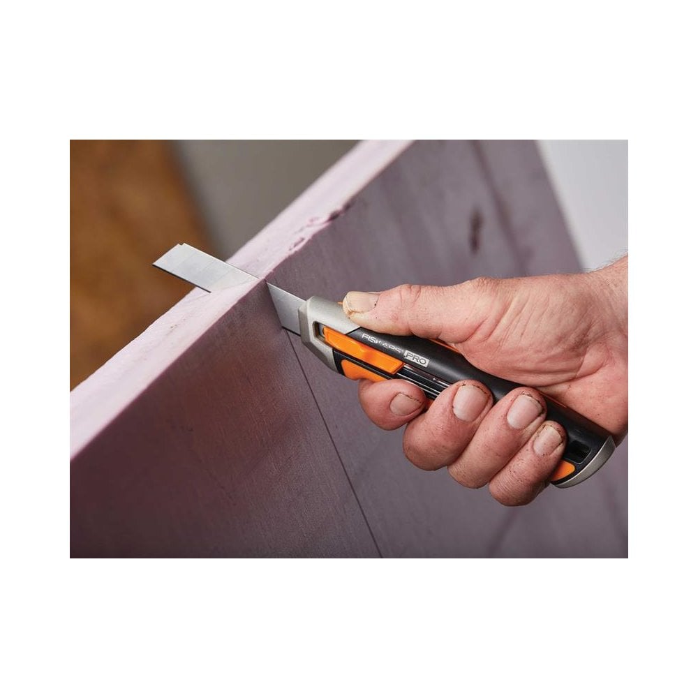 Fiskars CarbonMax Snap-off Knife 18mm