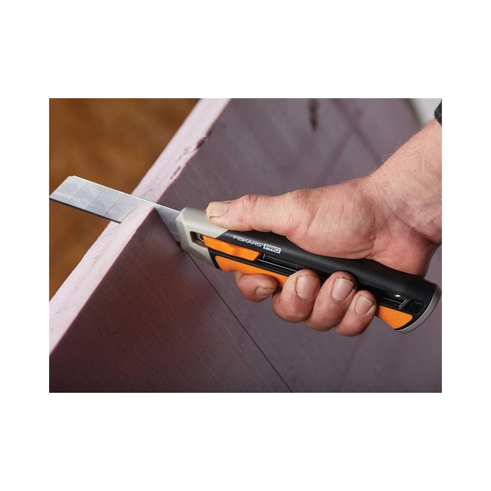 Fiskars CarbonMax Snap-off Knife 25mm