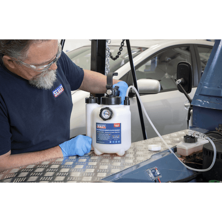 Pneumatic Brake & Clutch Bleeder 2.5L : Model No- VS830