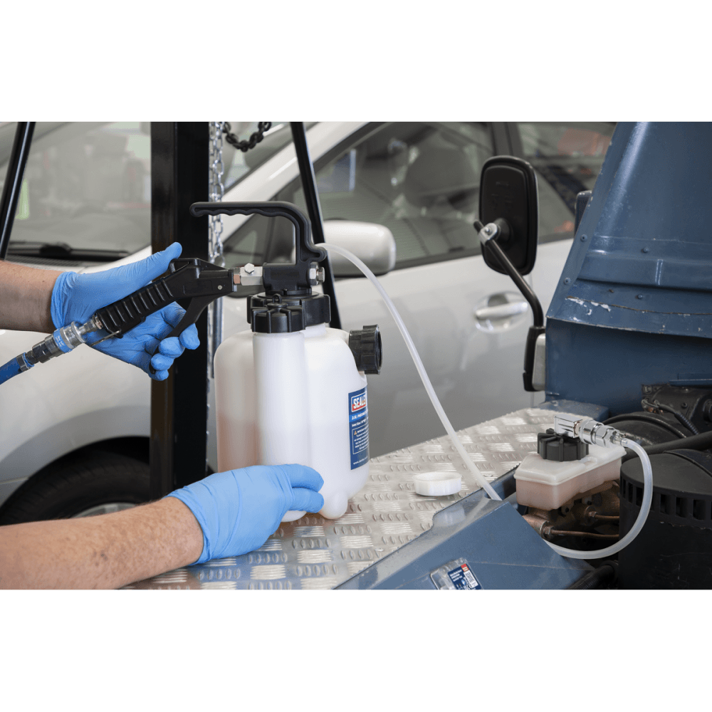 Pneumatic Brake & Clutch Bleeder 2.5L : Model No- VS830