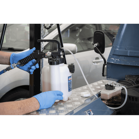 Pneumatic Brake & Clutch Bleeder 2.5L : Model No- VS830