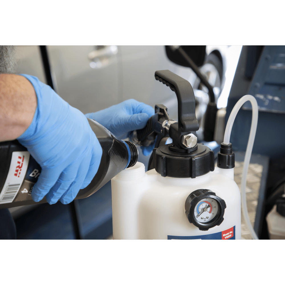Pneumatic Brake & Clutch Bleeder 2.5L : Model No- VS830