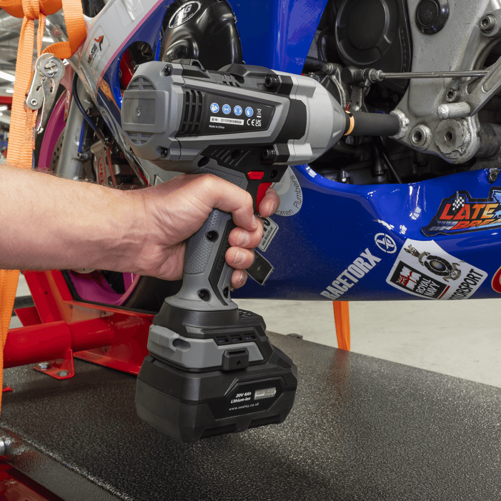 Premier SV20 Series Cordless Impact Wrench Kit 20V 4Ah - 2 Batteries Model No- CP20VXIWKIT1