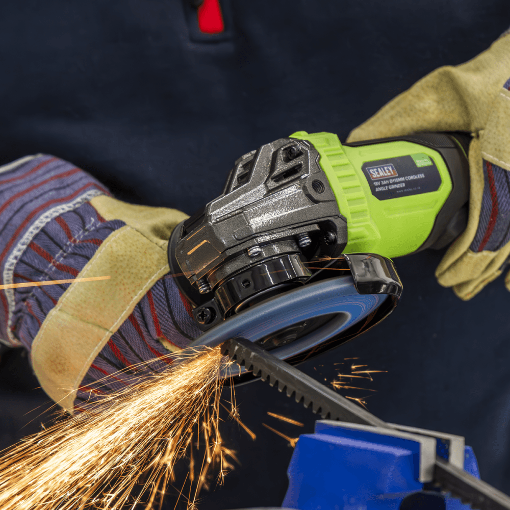 18V 3Ah 115mm Cordless Angle Grinder - Green Model No- CP401LIHV