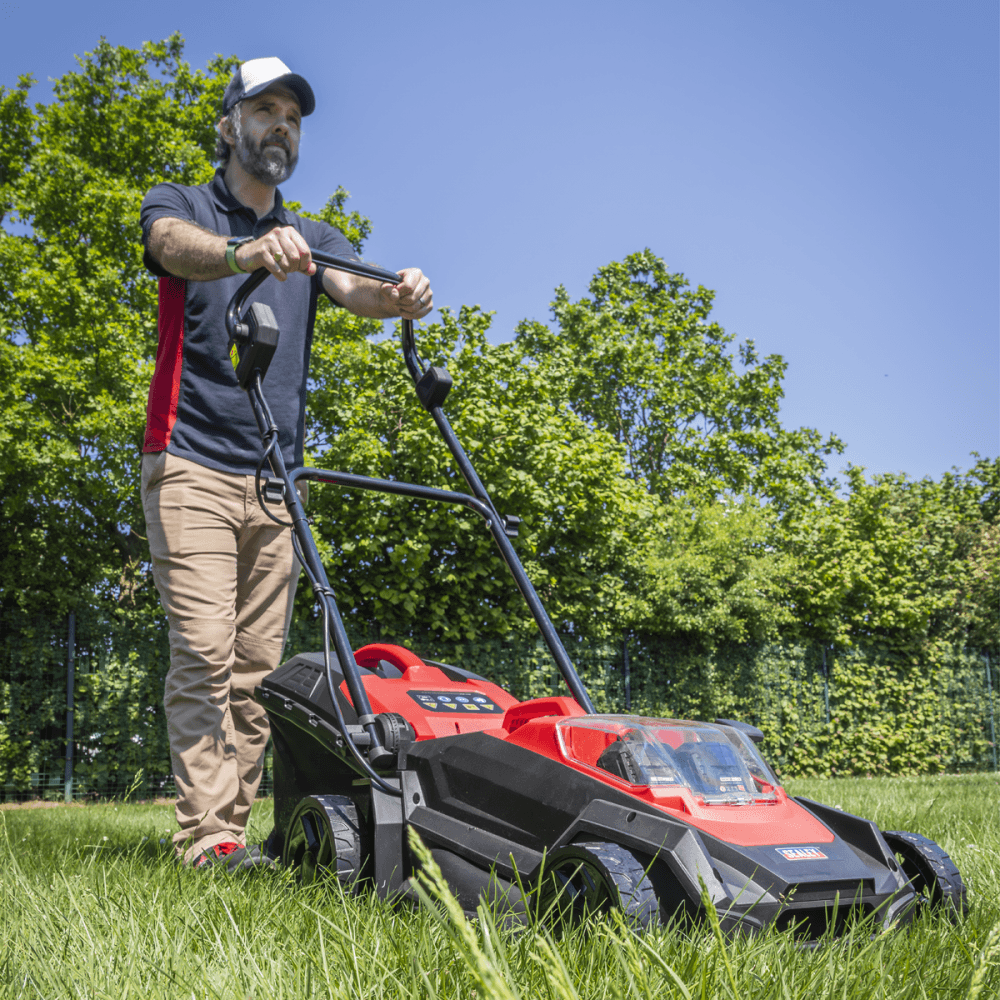 Cordless Lawn Mower Kit 40V 4Ah SV20 Series 40cm Model No- CP40VLMKIT
