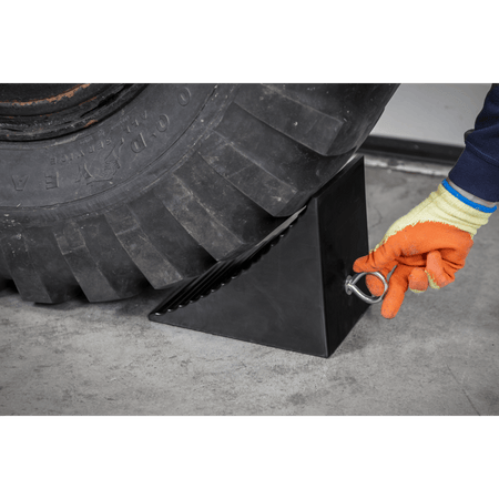Heavy-Duty Rubber Wheel Chock - Single : Model No- CWC01