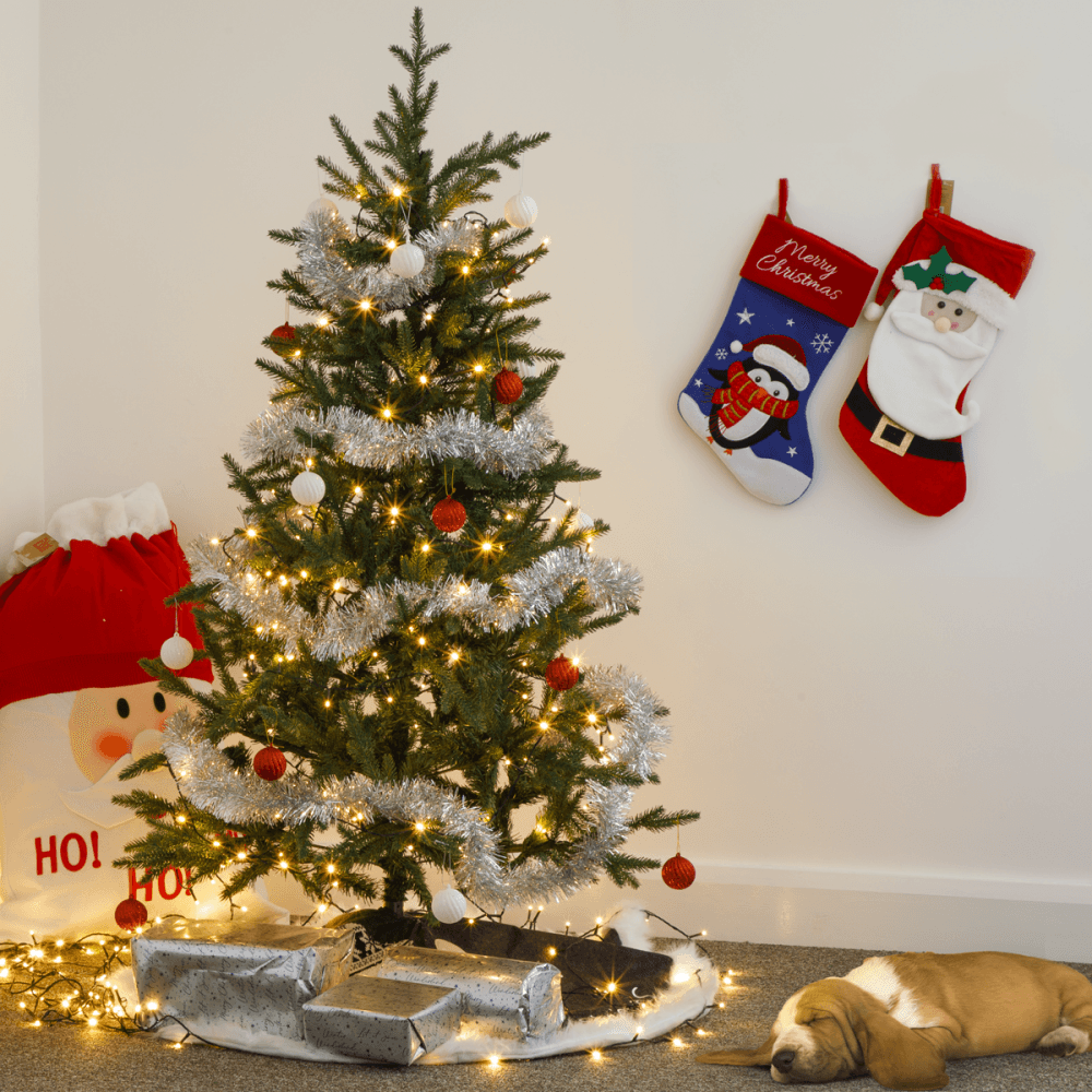 Dellonda Artificial Hinged Christmas Tree 5ft(150cm) Model No- DH44