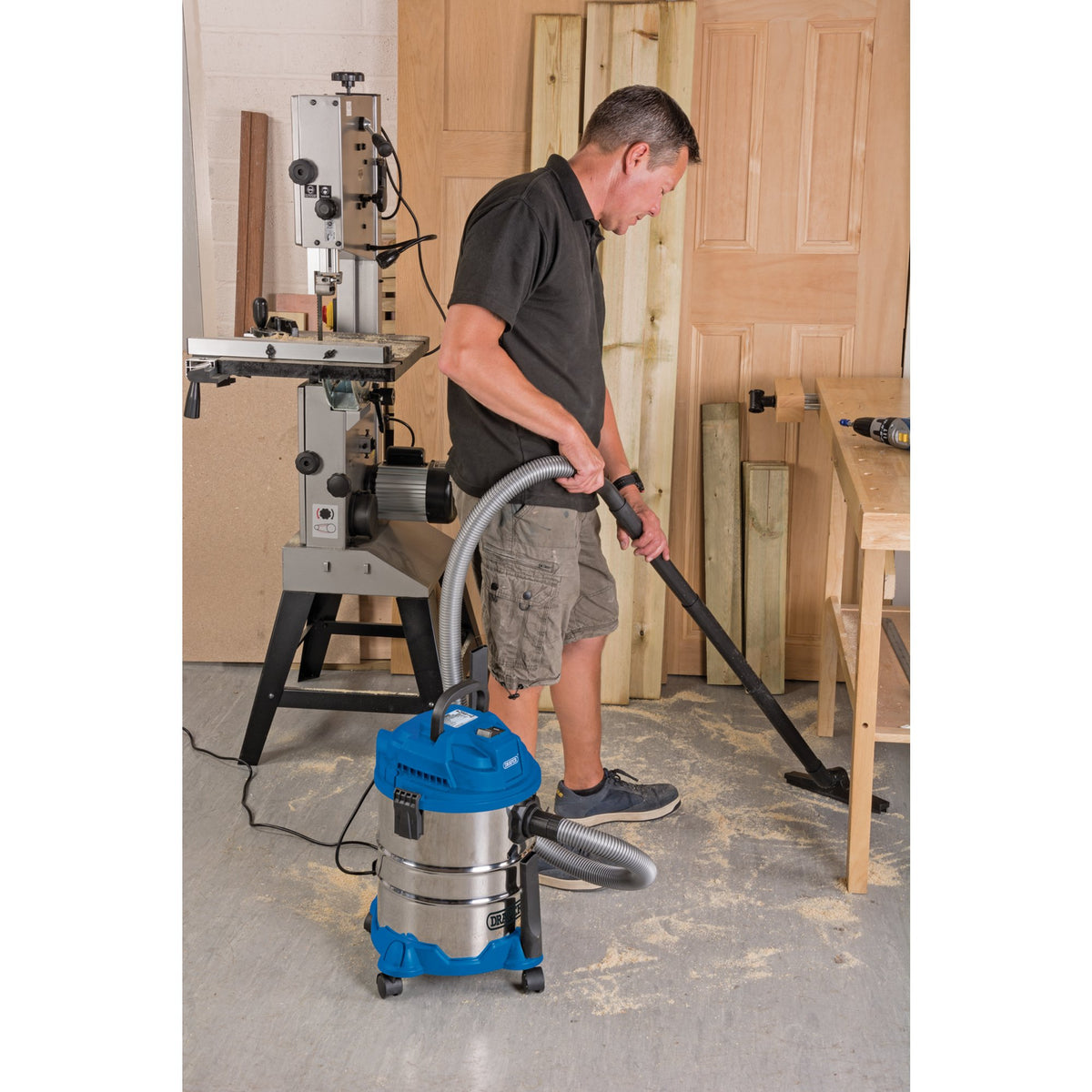 DRAPER 20L 1250W 230V Wet and Dry Vacuum Cleaner with Stainless Steel Tank: Model No. WDV20BSS