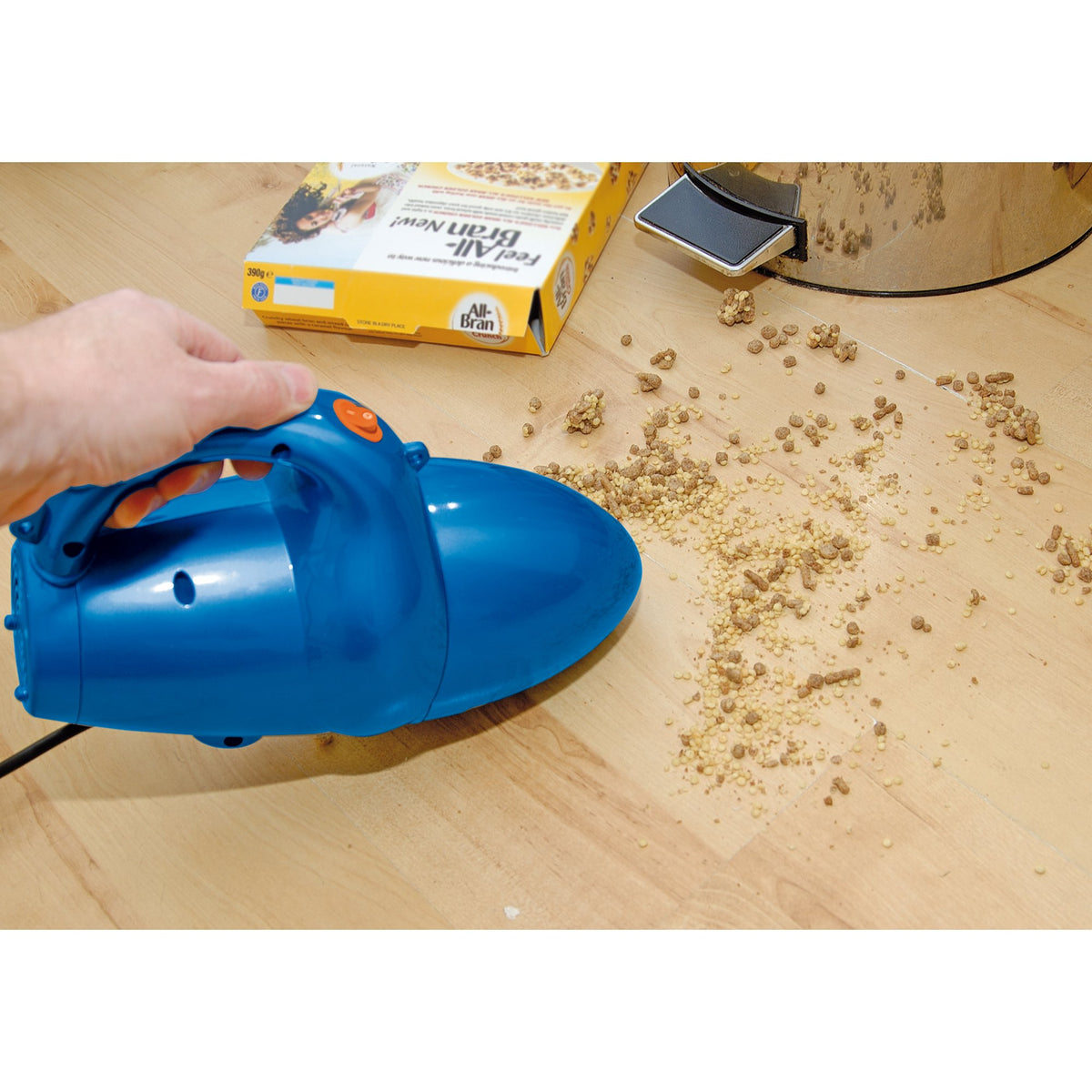 DRAPER 230V 600W Hand Held Vacuum Cleaner: Model No.VC600A