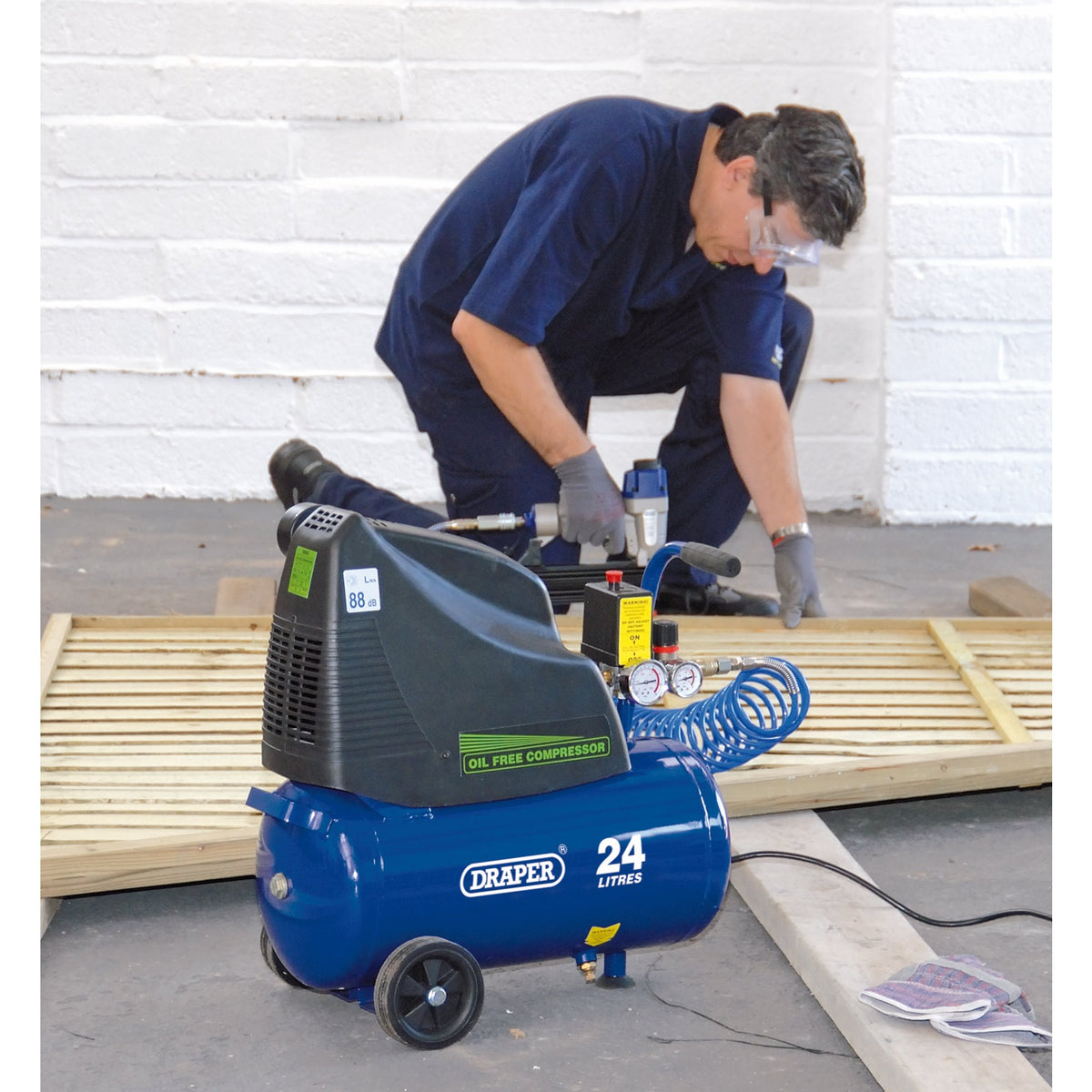 DRAPER 24L 230V 1.1kW (1.5hp) Oil-Free Air Compressor: Model No.DA25/169