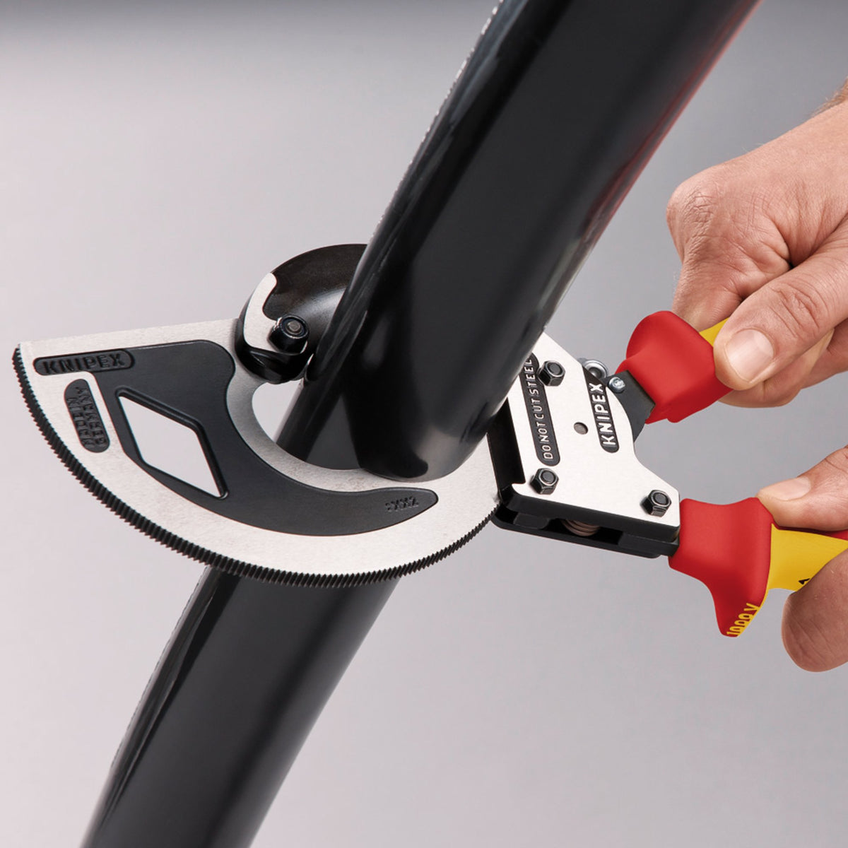 Knipex 350mm VDE Heavy Duty Cable Cutter : Model No.95 36 320