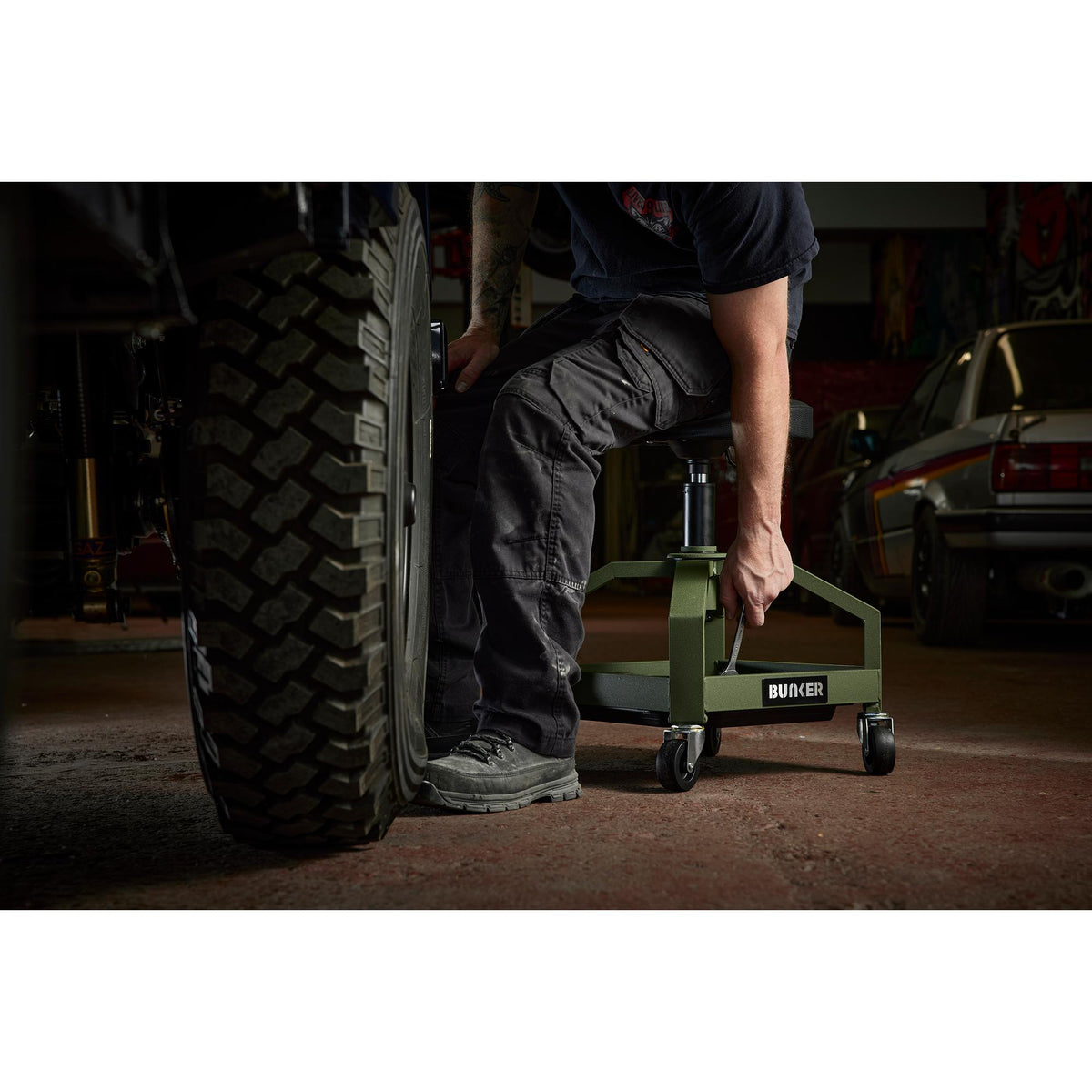 BUNKER Adjustable Work Stool