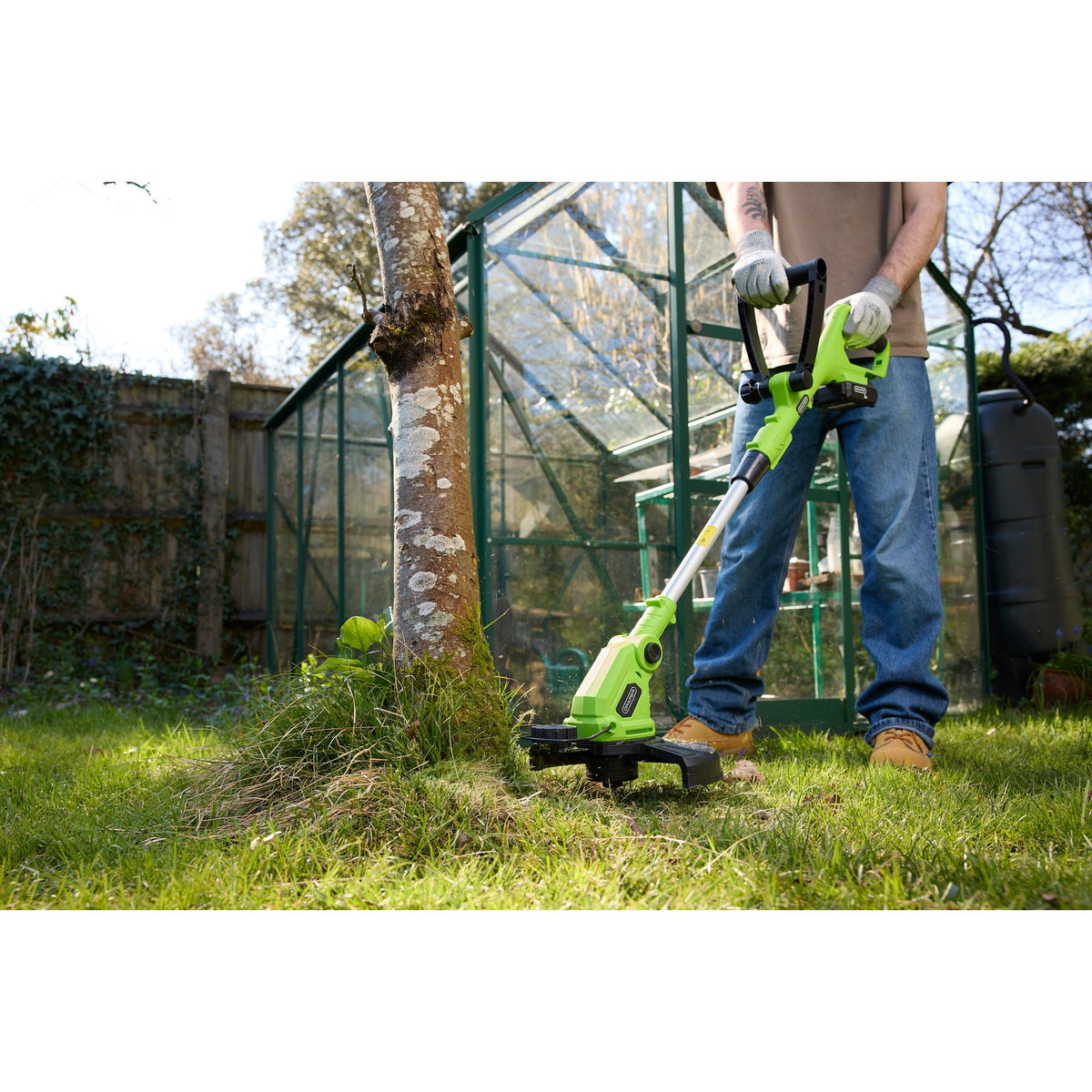18V 2-in-1 Grass Trimmer, 1 x 2.0Ah Battery, 1 x Charger
