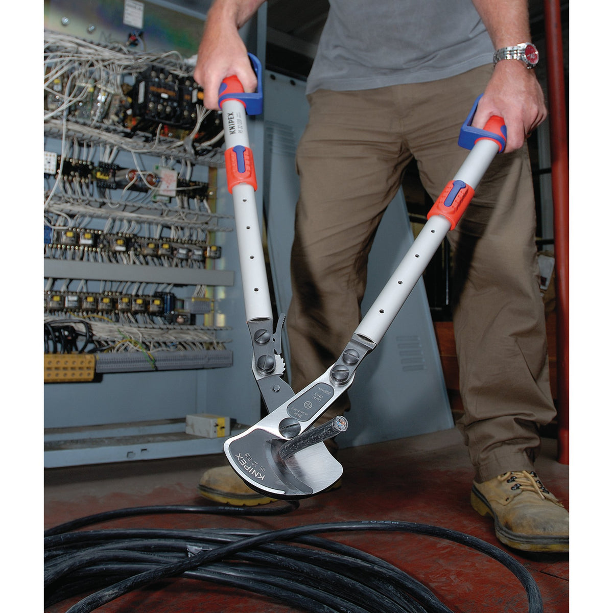 Knipex Ratchet Action Telescopic Cable Shears : Model No.95 32 038
