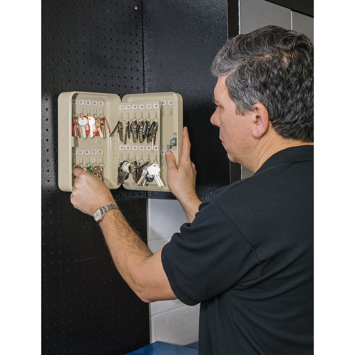 DRAPER 48 Hook Key Cabinet: Model No.KC/48A
