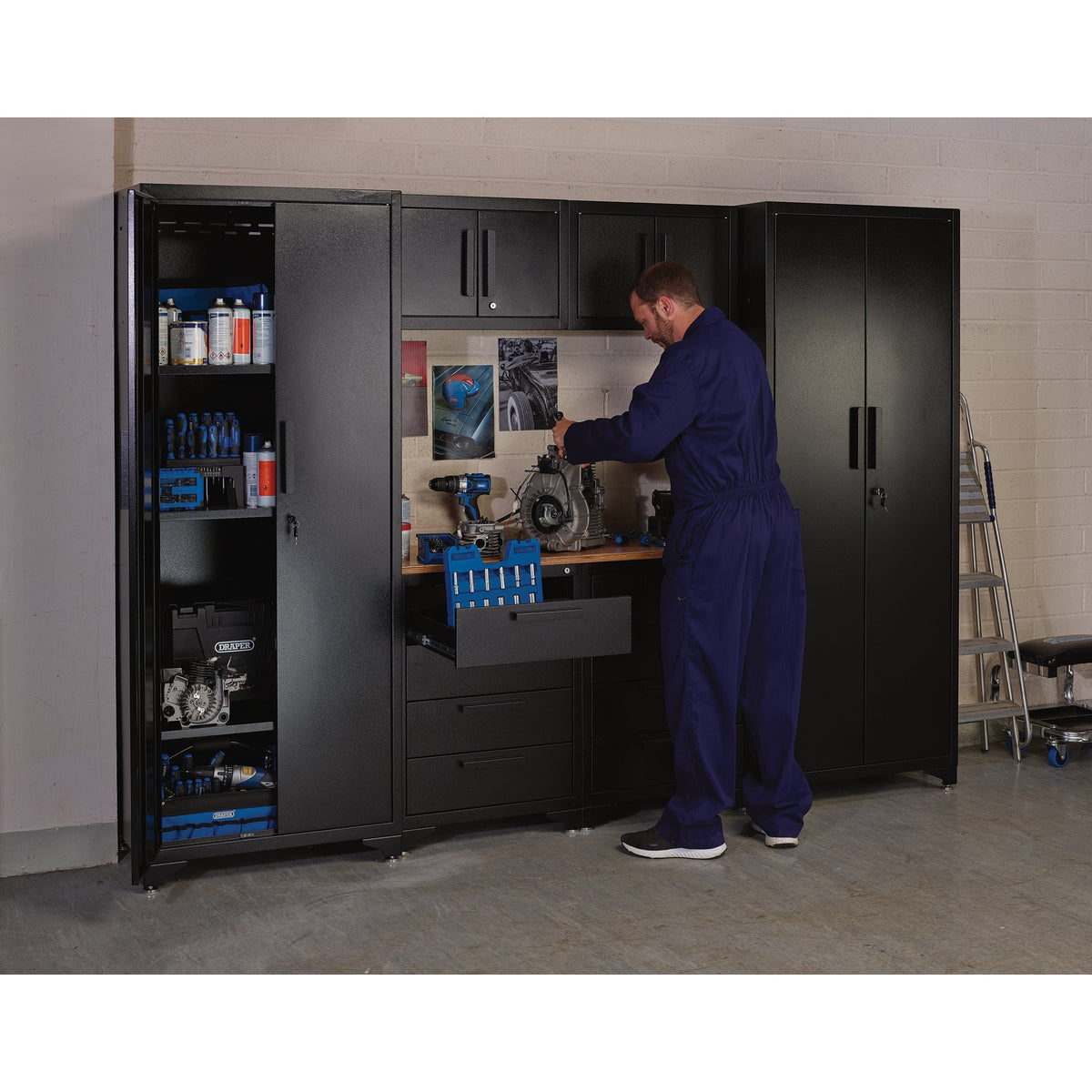 Double Garage Workstation: Model No. MS200