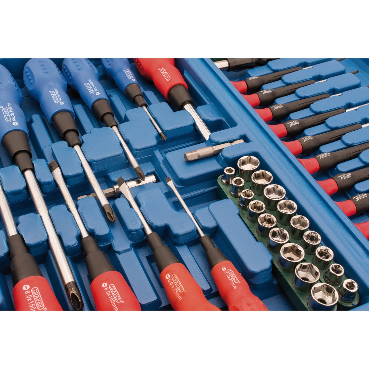 DRAPER 70 Piece Screwdriver, Socket and Bit Set: Model No.SS70