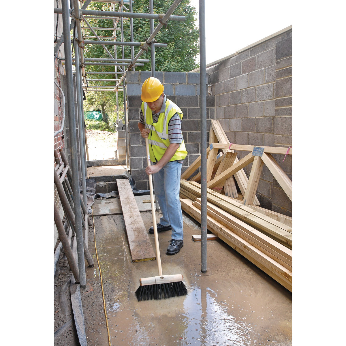 DRAPER 330mm Saddleback Broom Head: Model No.BRM/SBK