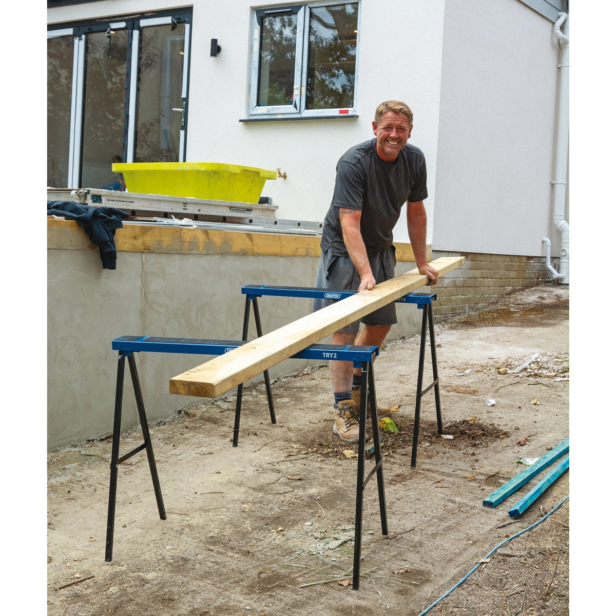 DRAPER 1000 x 800mm Pair of Fold Down Trestles: Model No.TRY2