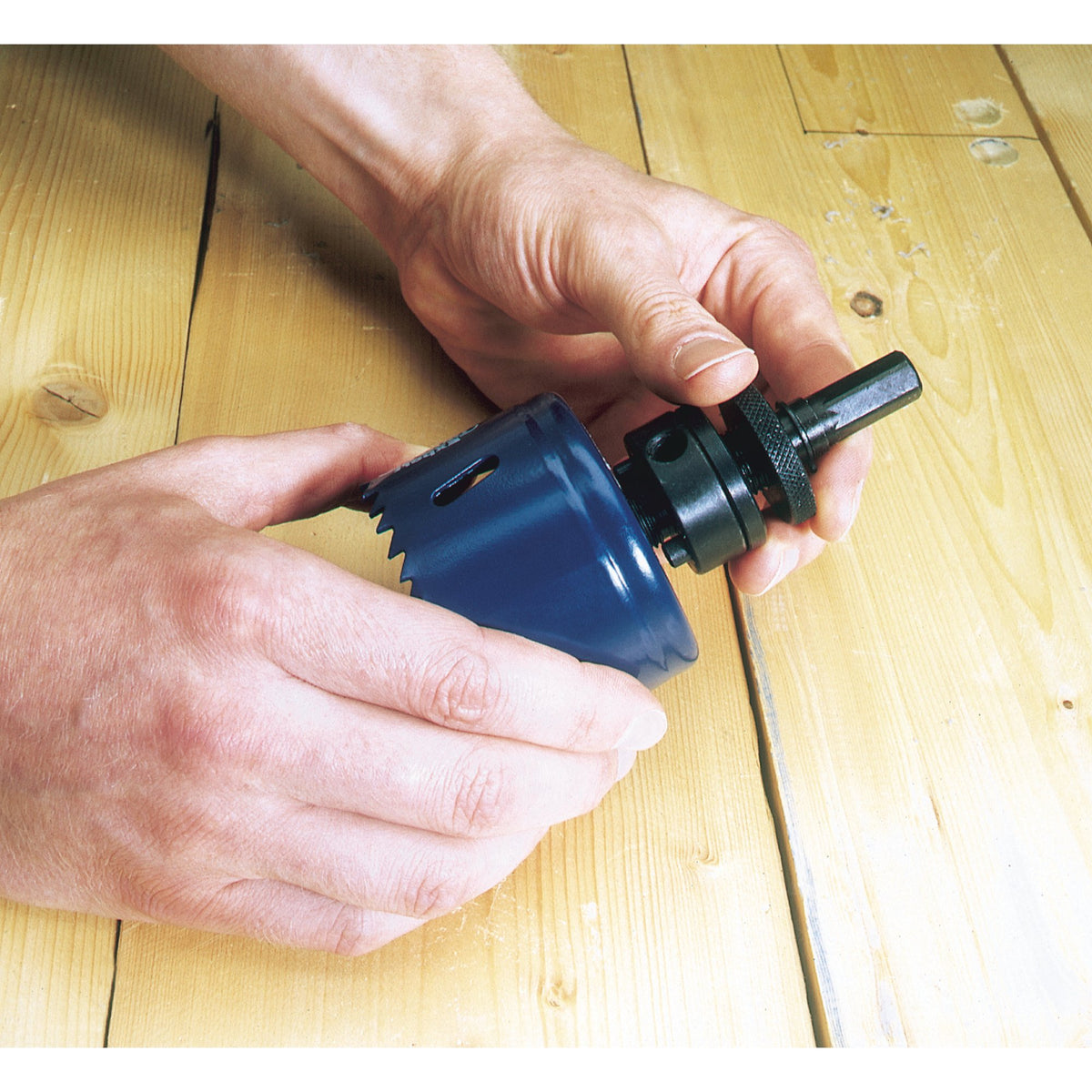 DRAPER Expert 5/16in. Hexagonal Holesaw Arbor with HSS Pilot Drill for Holesaws 14 - 30mm: Model No.HSA1