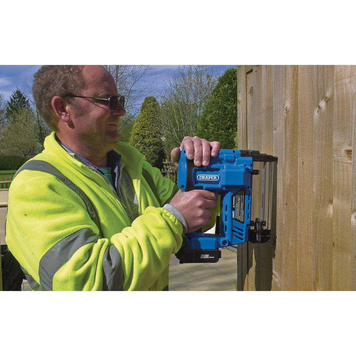 D20 20V Nailer/Staplier - Bare: Model No. D20NS