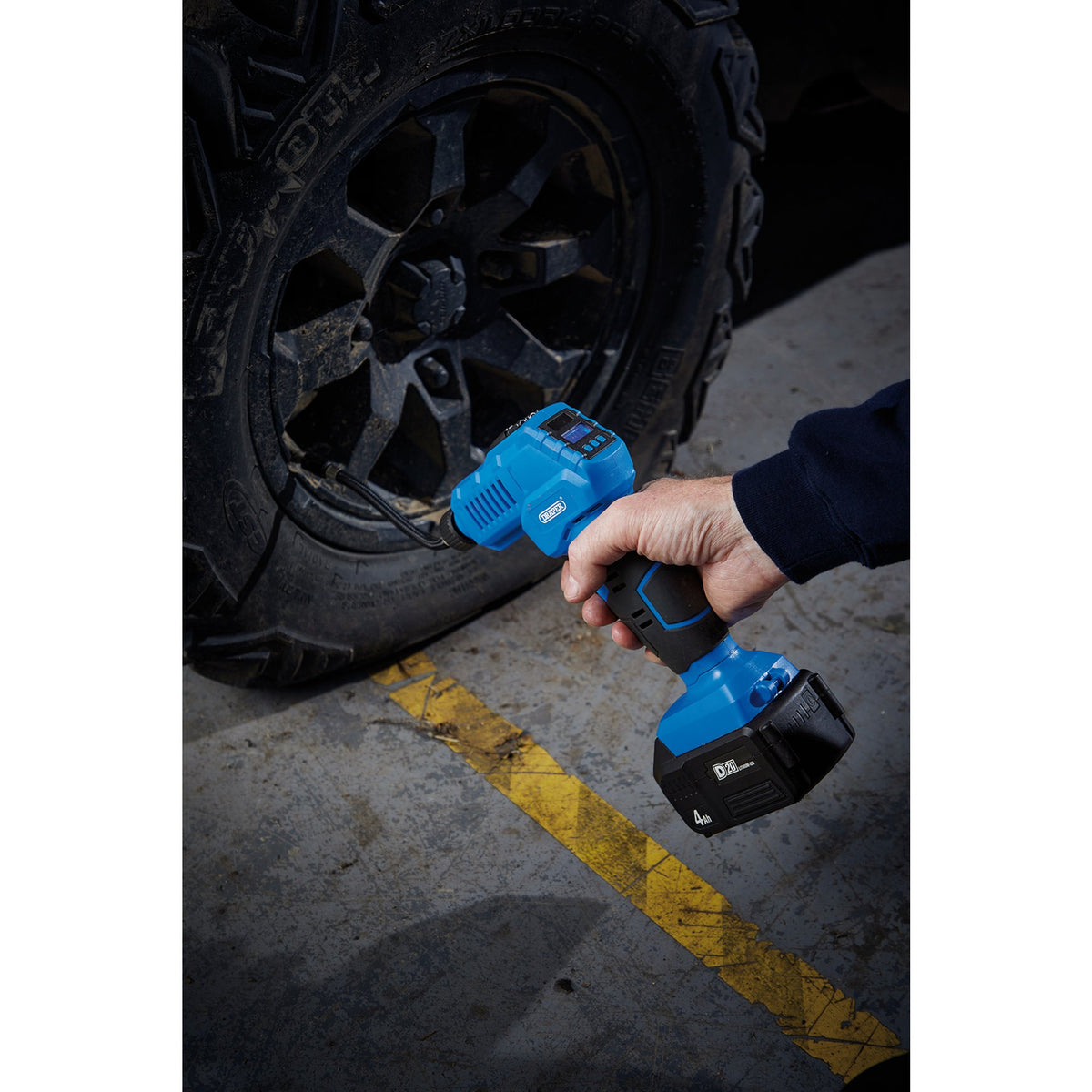 D20 20V Air Inflator - Bare: Model No.D20AI
