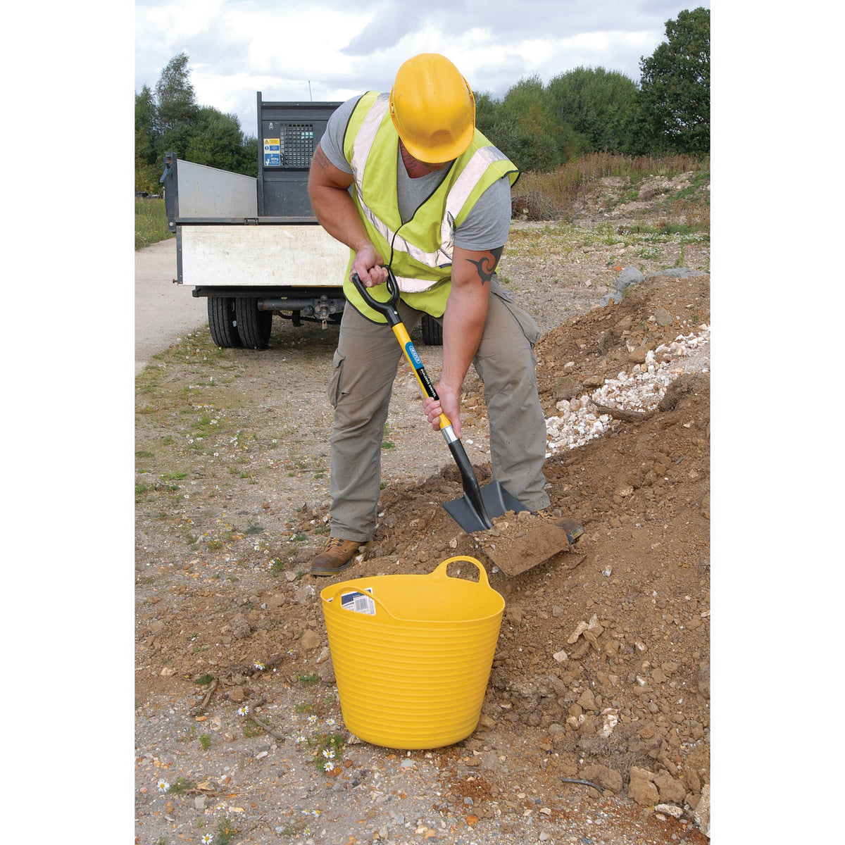 DRAPER Fibreglass Shafted Square Mouth Builders Shovel: Model No.BSFG
