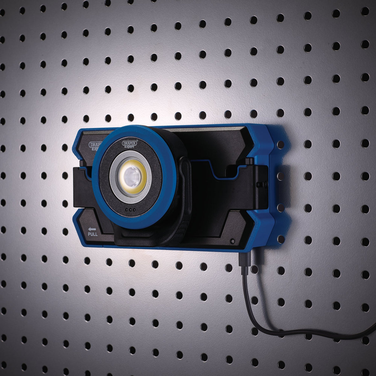 COB/SMD LED Wireless/USB Rechargeable Mini Flood Light, 7W, 670 Lumens, USB-C Cable Supplied: Model No. WL/MFL670