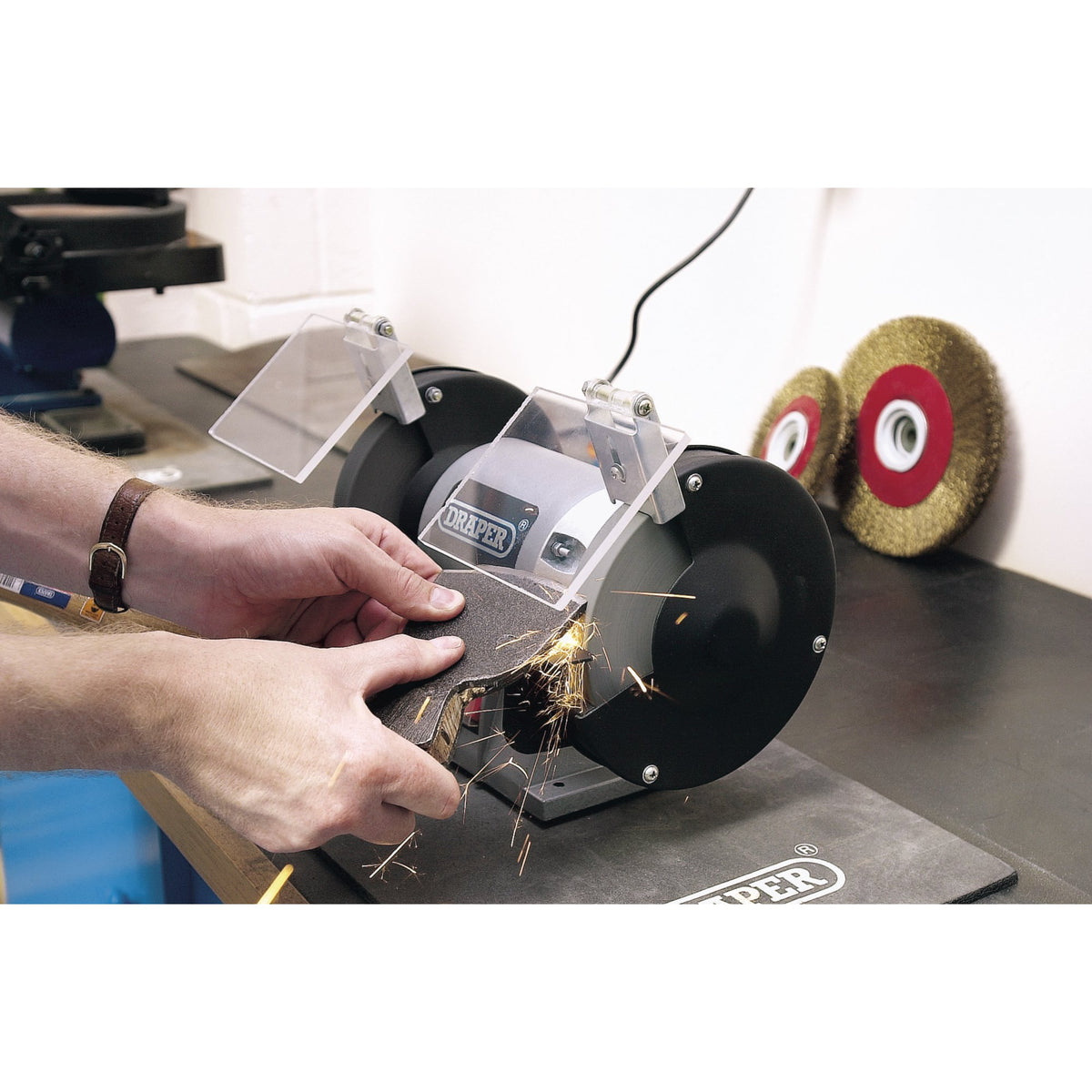DRAPER 150mm 230V Bench Grinder: Model No.G150C