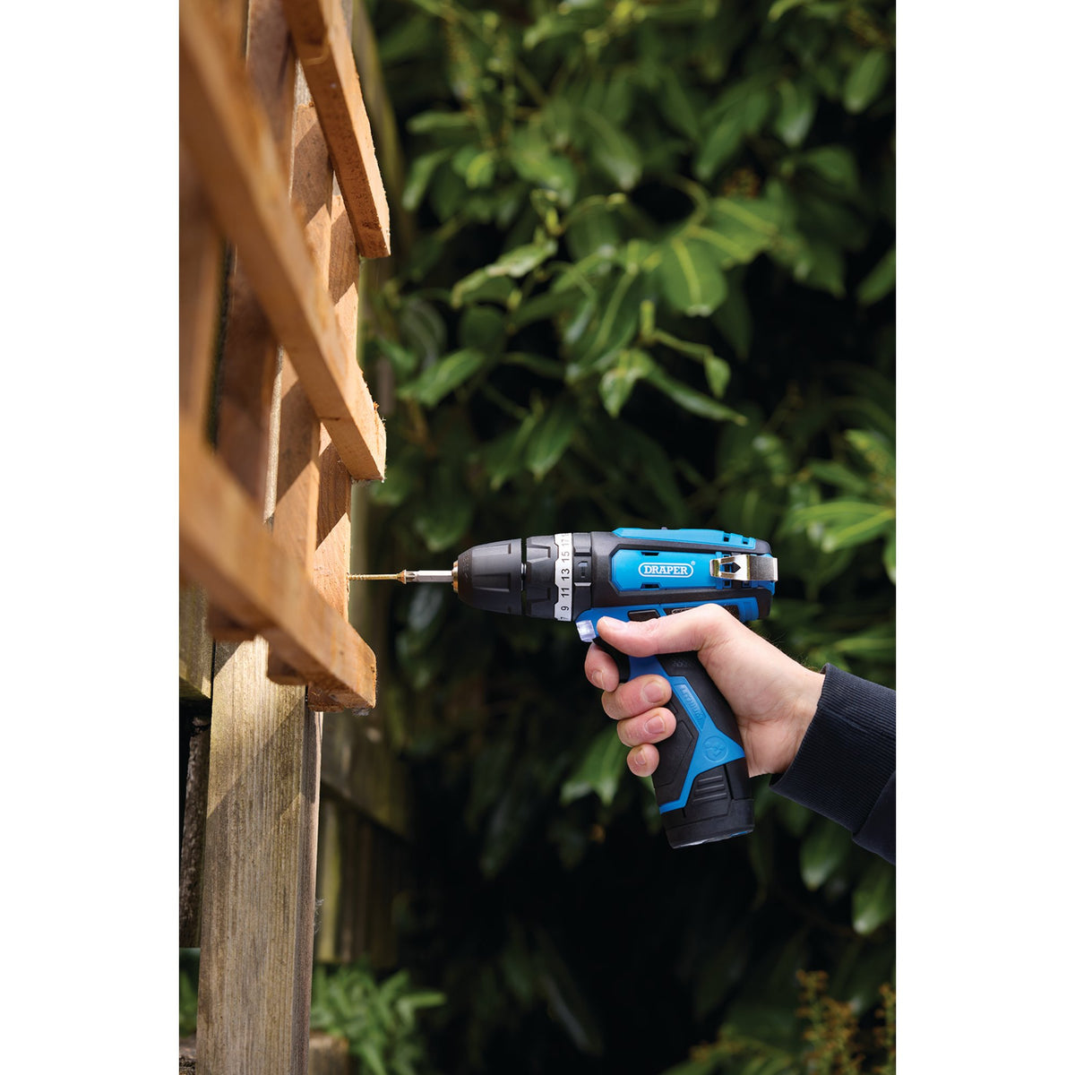 12V Combi Drill, 1 x 1.5Ah Battery, 1 x Fast Charger : Model No. CHD12VD
