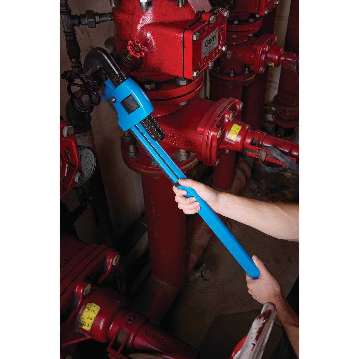 DRAPER Expert 900mm Adjustable Pipe Wrench: Model No.679