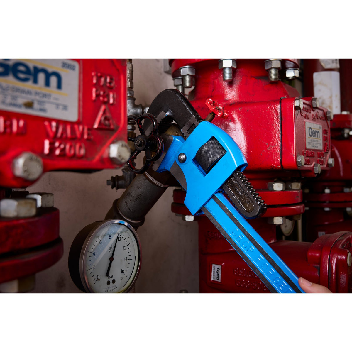 DRAPER Expert 900mm Adjustable Pipe Wrench: Model No.679