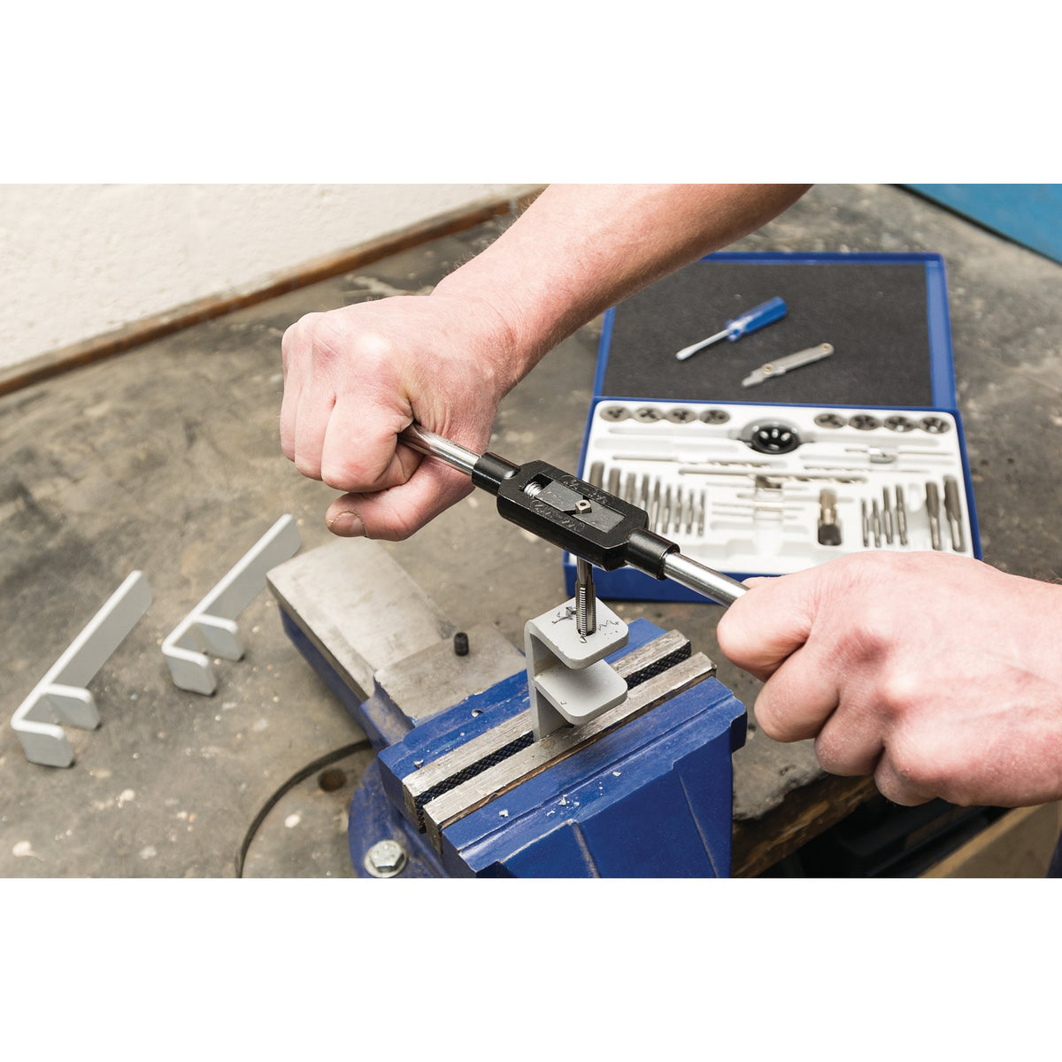 DRAPER 37 Piece Tap and Die Set: Model No.37M