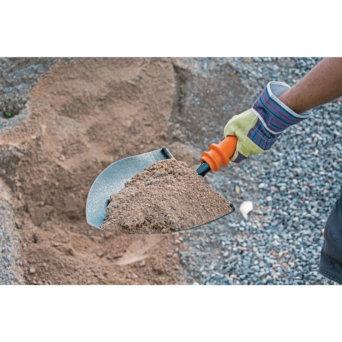 DRAPER Expert Round Mouth Shovel Fully Insulated and Solid Forged: Model No. INS/RMS