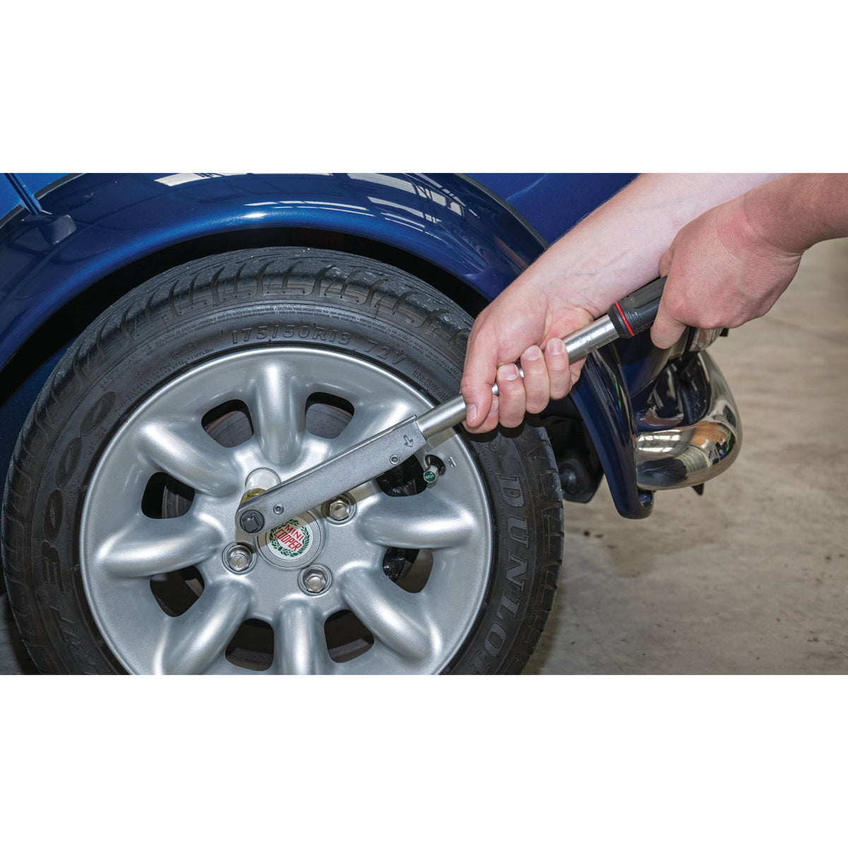 DRAPER 1/2" Square Drive 'Push Through' Torque Wrench With a Torquing Range of 50-225NM: Model No. PTW