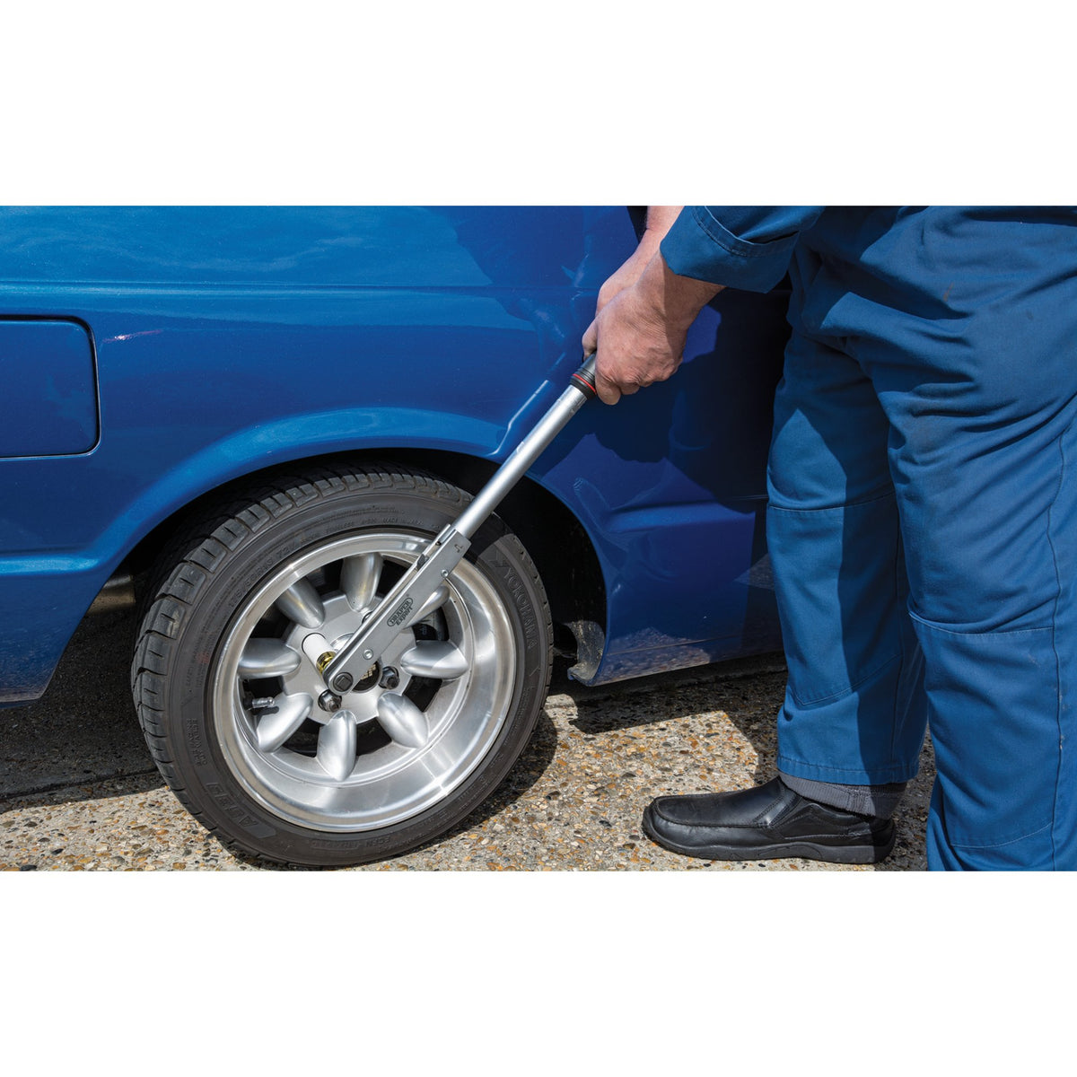 DRAPER 1/2" Square Drive 'Push Through' Torque Wrench With a Torquing Range of 50-225NM: Model No. PTW