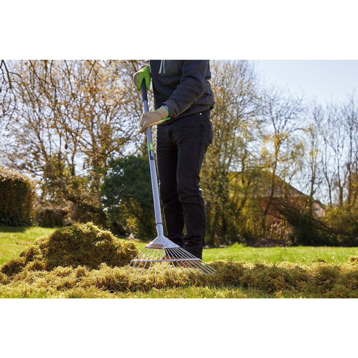 DRAPER Stainless Steel Soft Grip Lawn Rake: Model No. 6106SG/I
