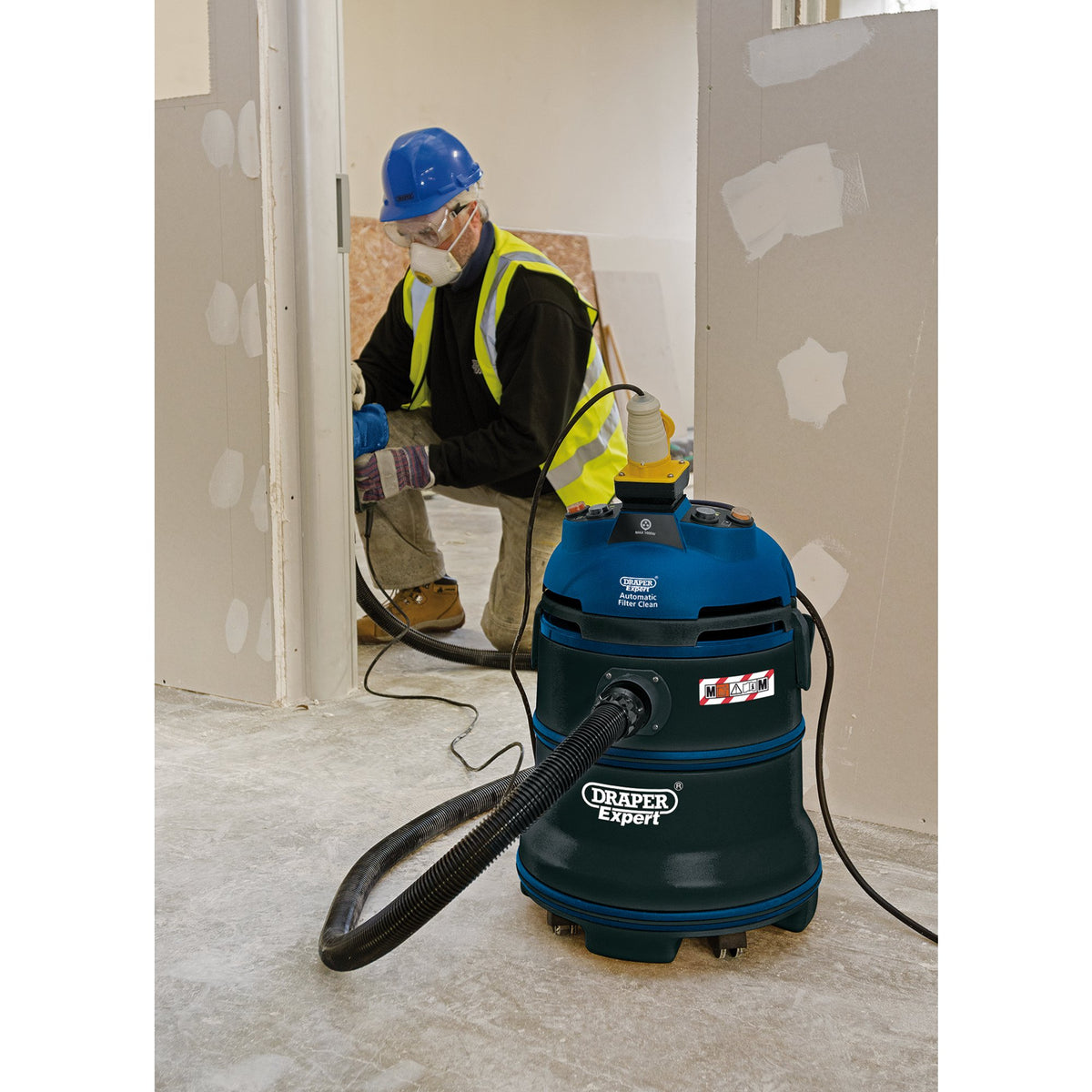 DRAPER Expert 35L 1200W 110V M-Class Wet and Dry Vacuum Cleaner: Model No. WDV35LMC110V