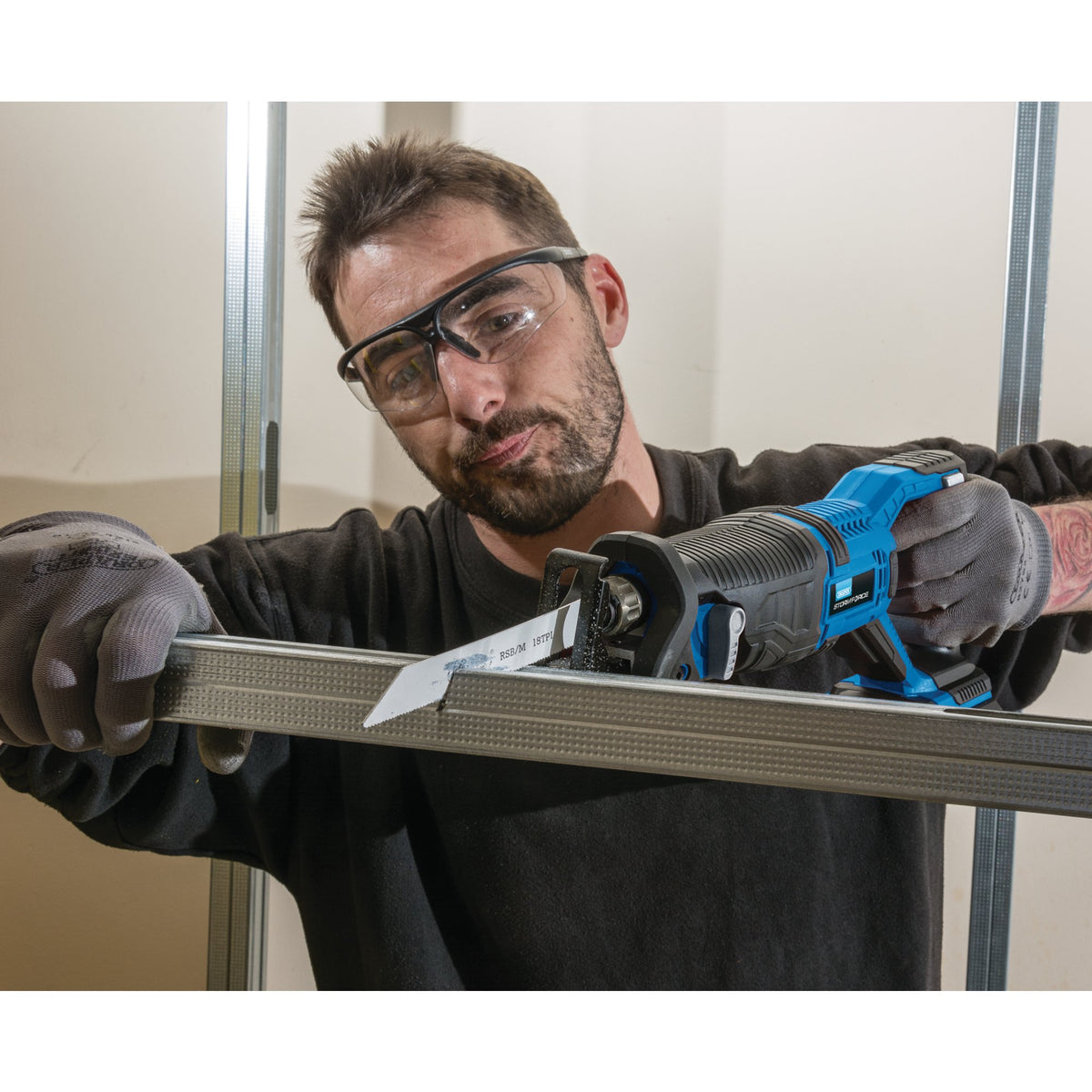 Storm Force 20V Reciprocating Saw: Model No. CRS20SF