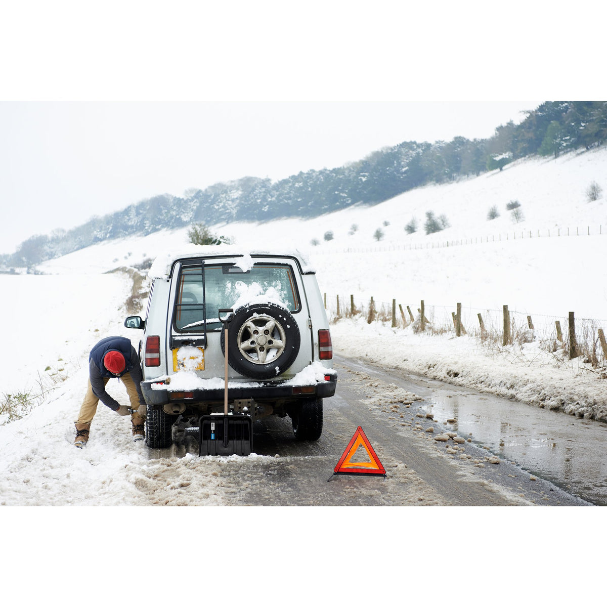 Large Snow Shovel with FSC Wooden Handle: Model No. PSS/FSC