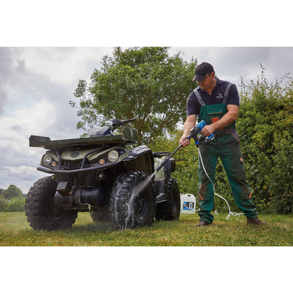 D20 20V Pressure Washer, D20 20V Wireless Speaker, 1 x 2.0Ah, 1 x 3.0Ah, 1 x Fast Charger : Model No. PTKD20PTK/PWS