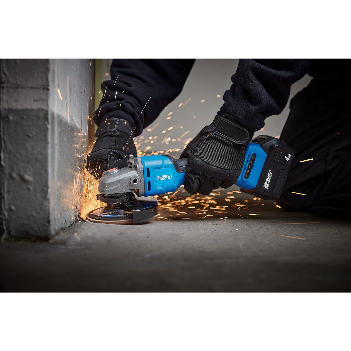 D20 20V Brushless Angle Grinder, 115/125mm (Sold Bare) : Model No. D20AG