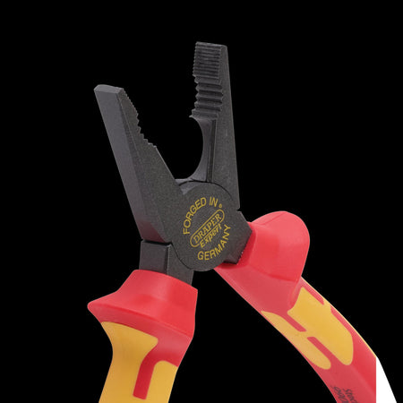 XP1000 VDE Combination Pliers, 160mm, Tethered: Model No. XP1000CP