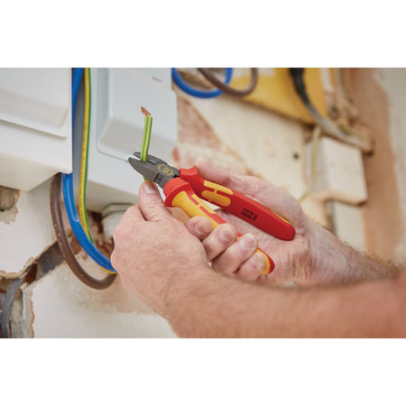 XP1000 VDE Combination Pliers, 160mm, Tethered: Model No. XP1000CP