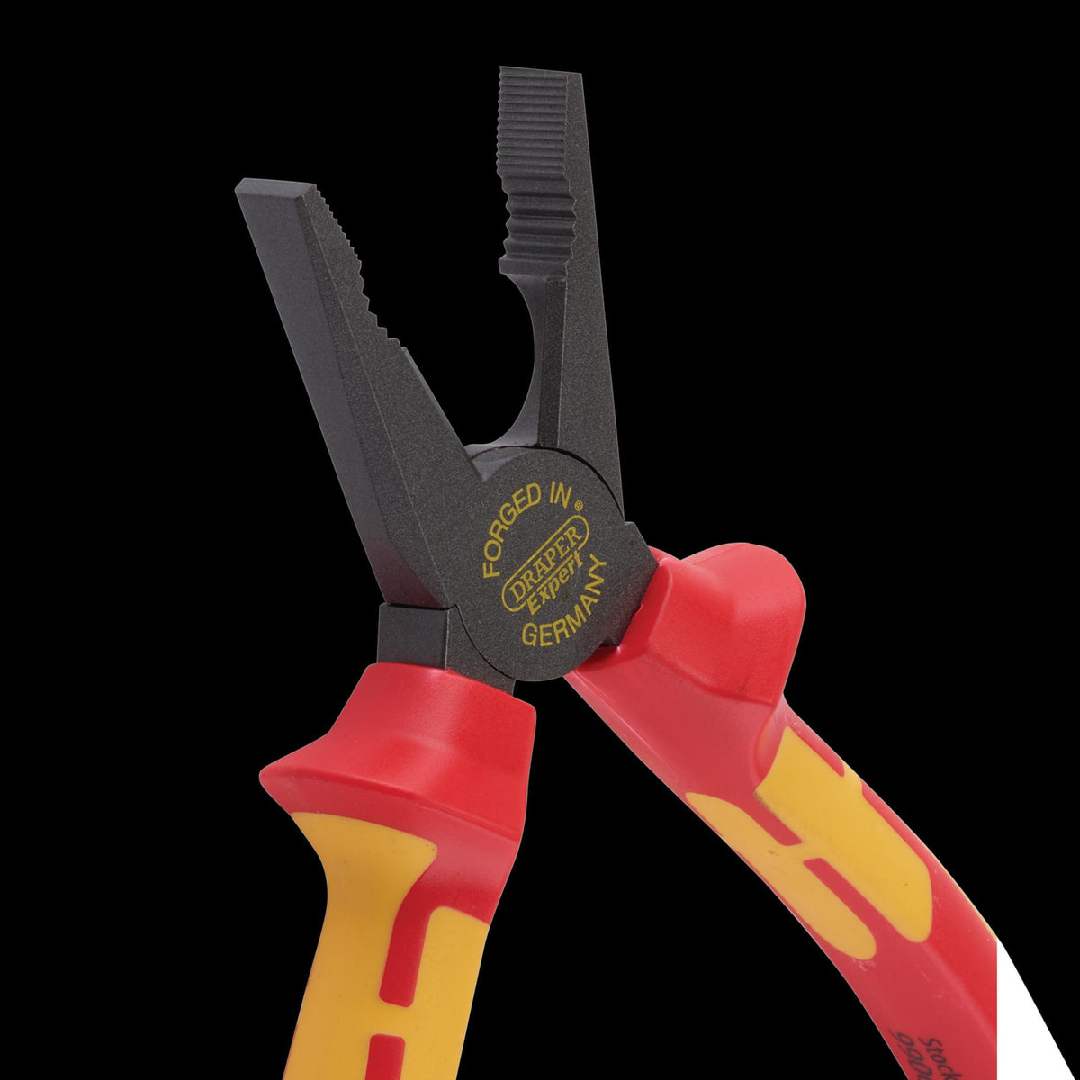 XP1000 VDE Combination Pliers, 180mm, Tethered: Model No. XP1000CP